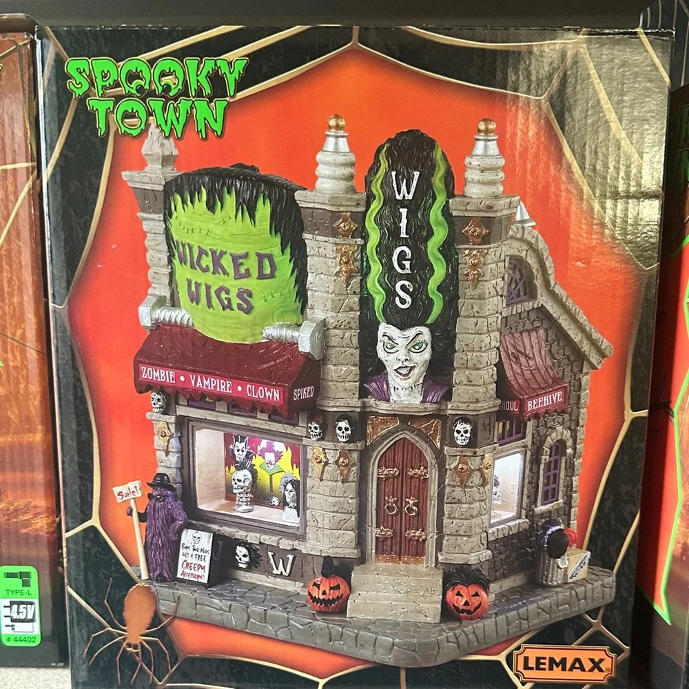 NIB: Lemax Spooky Town Wicked Wigs with Green and Black Accents - Picture 1 of 2
